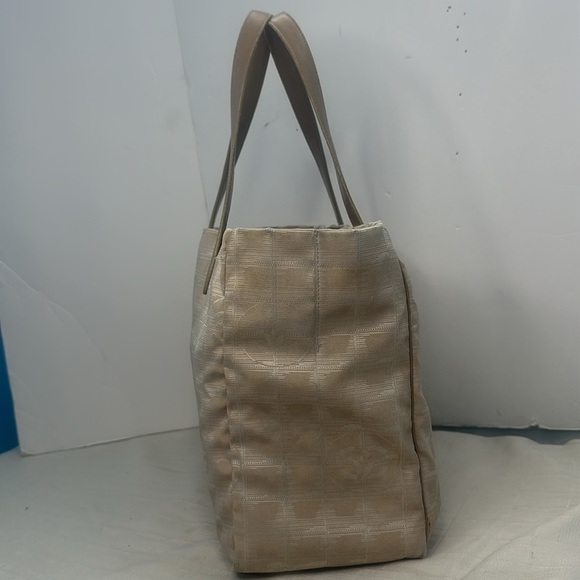 Chanel Travel Line tote in Khaki - Picture 8 of 16